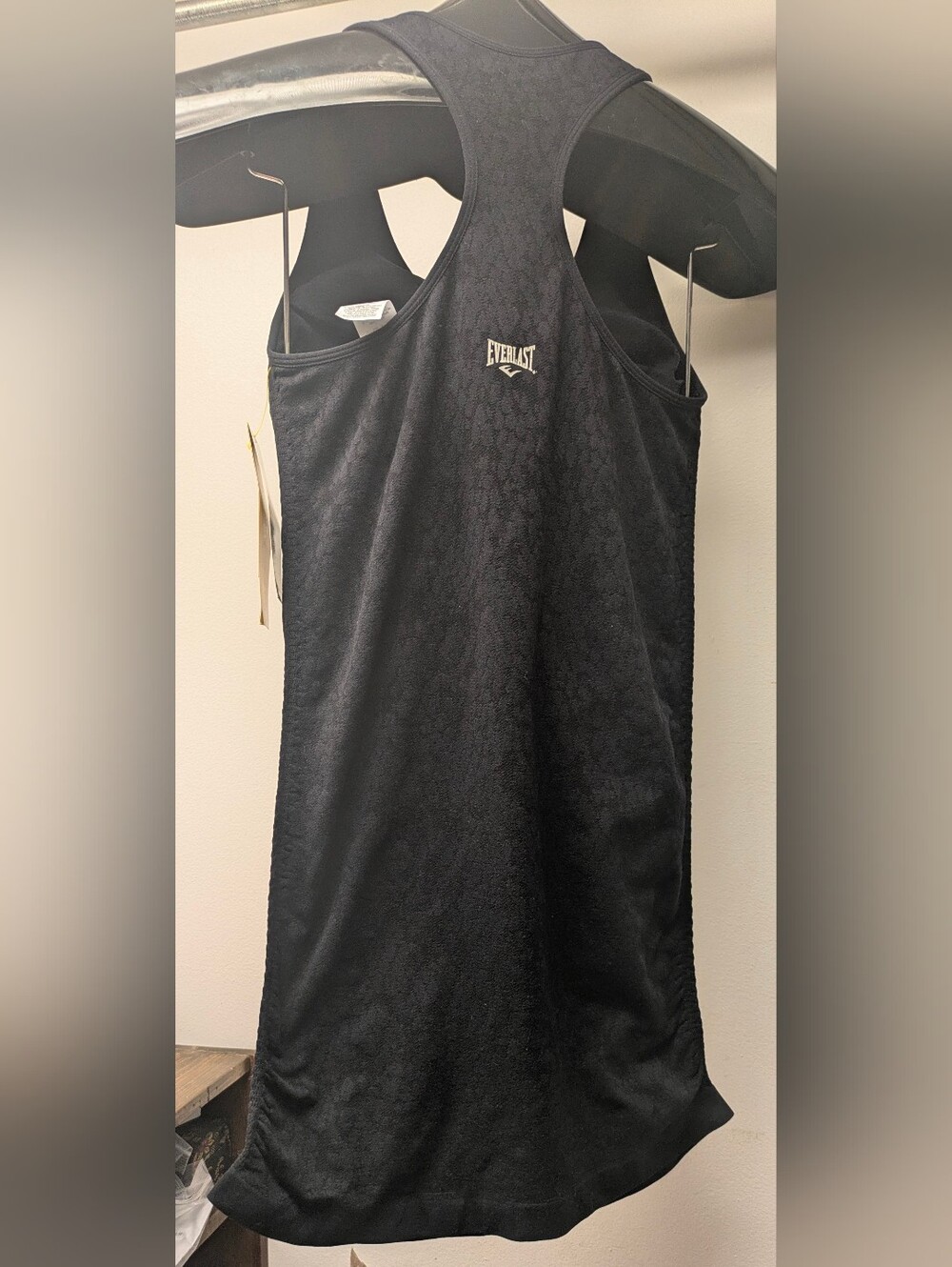 LG Everlast Black Textured Scoop Neck Athletic Push Up Tank Remove Cups Wicking - Picture 2 of 8